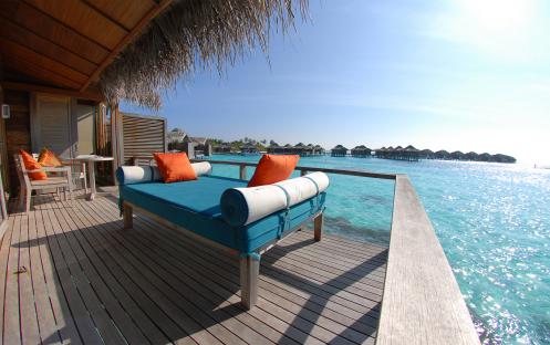 Anantara Veli Maldives Resort-Over Water Bungalow deck_10559
